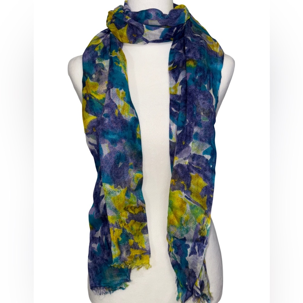 BEAUTIFUL Simply Vera Wang accessory scarf!